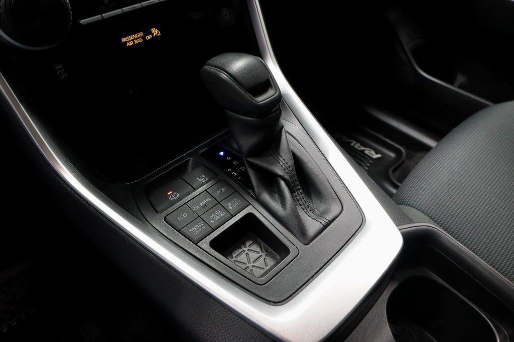 2019 Toyota RAV4 LE AWD (Natl)