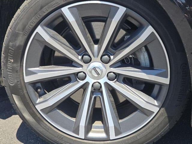 2022 Volvo S60 B5 AWD Momentum