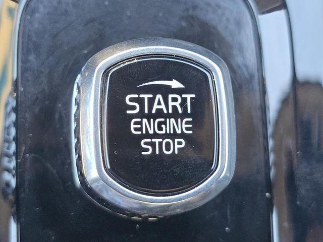 2022 Volvo S60 B5 AWD Momentum