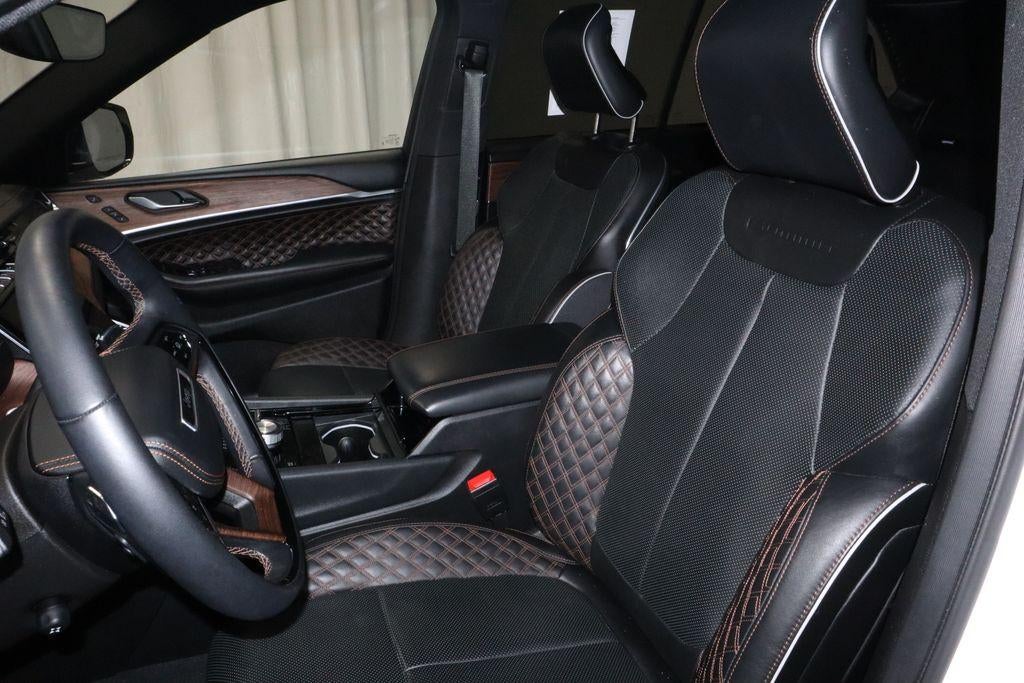 2023 Jeep Grand Cherokee Summit