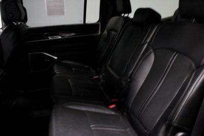 2023 Jeep Wagoneer Base