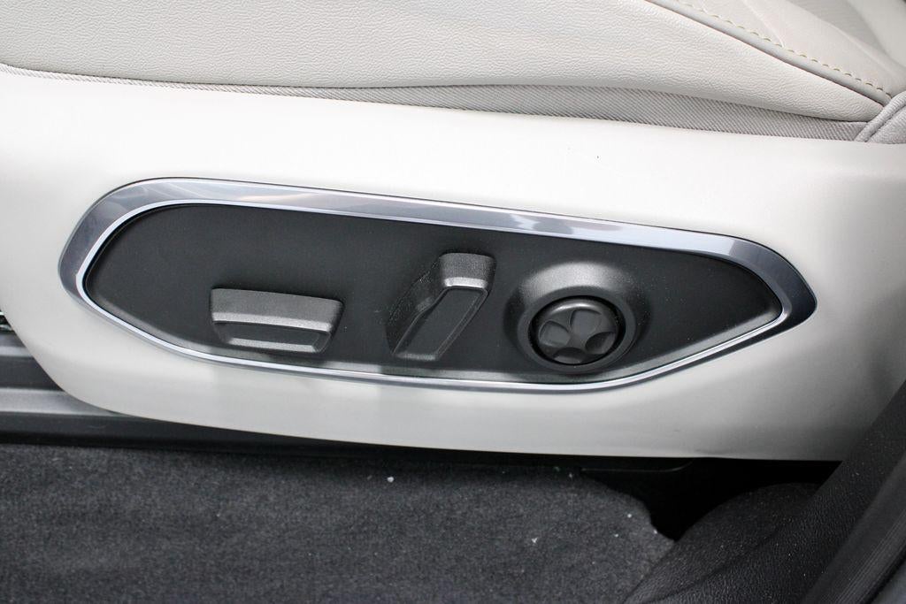 2024 Jeep Wagoneer Base