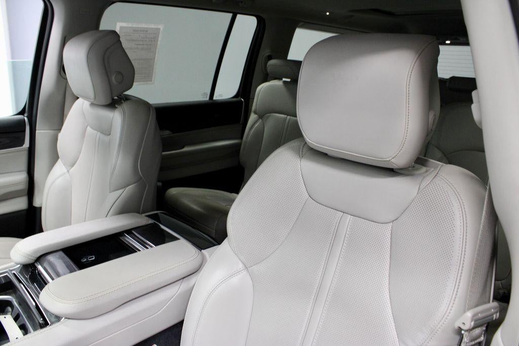 2024 Jeep Wagoneer Base