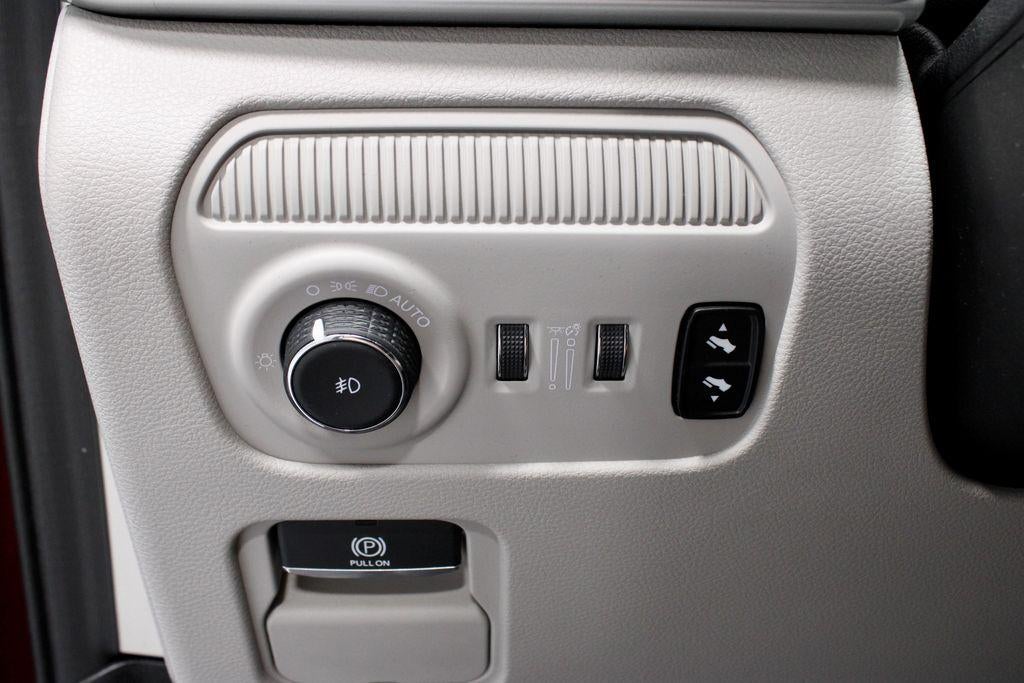 2024 Jeep Wagoneer Base