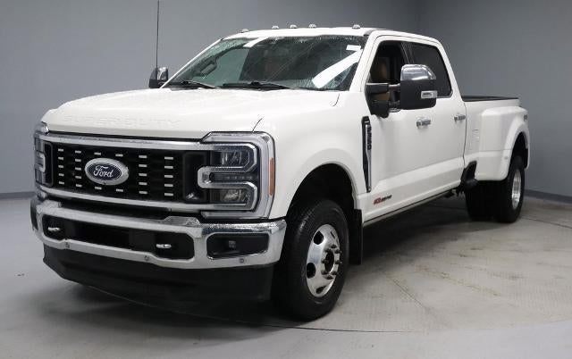 2023 Ford Super Duty F-350 DRW Lariat