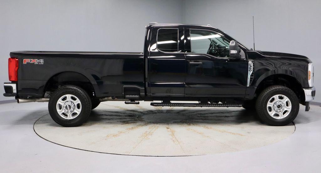 2025 Ford Super Duty F-350 SRW XLT