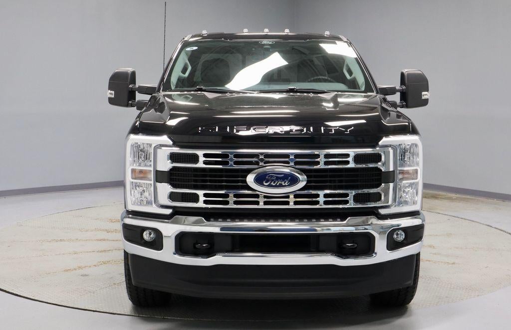 2025 Ford Super Duty F-350 SRW XLT