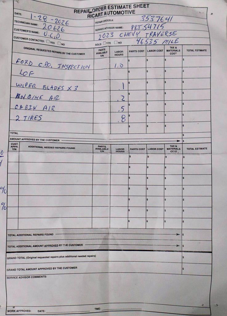 2023 Chevrolet Traverse LT