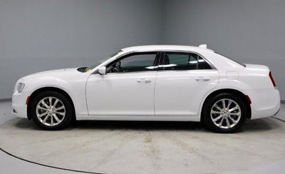 2022 Chrysler 300 Touring