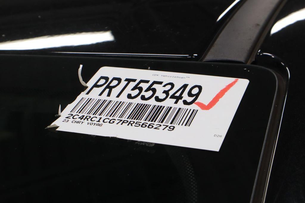 2023 Chrysler Voyager LX