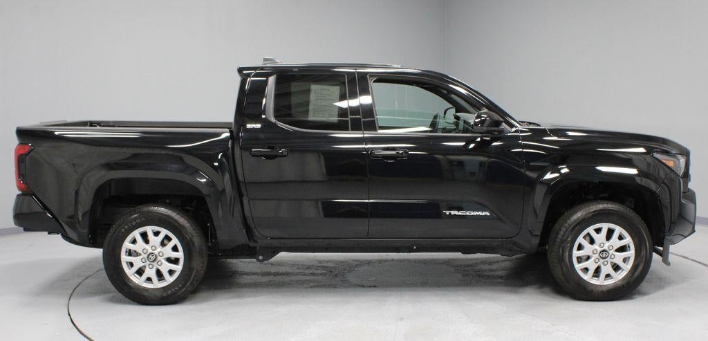 2025 Toyota Tacoma 4WD SR5