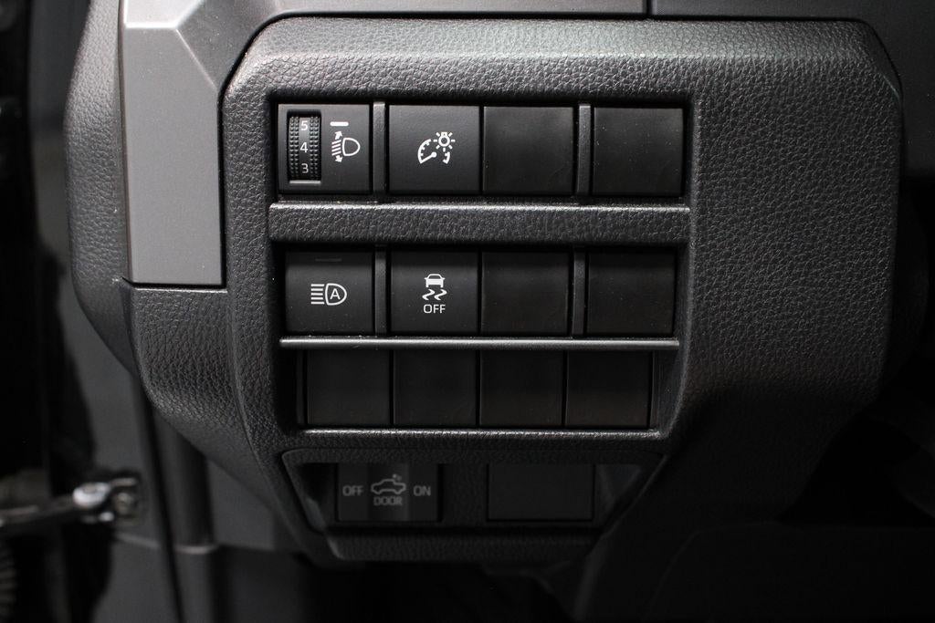 2025 Toyota Tacoma 4WD SR5