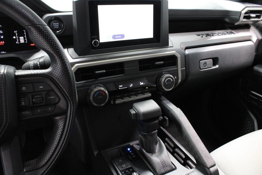 2025 Toyota Tacoma 4WD SR5