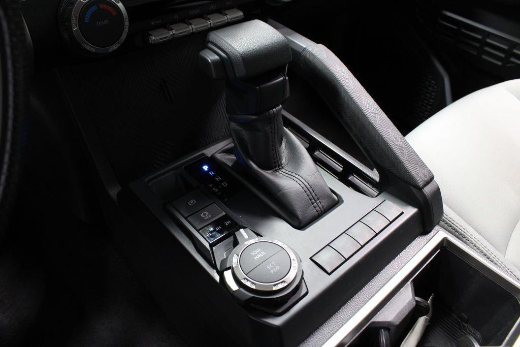 2025 Toyota Tacoma 4WD SR5