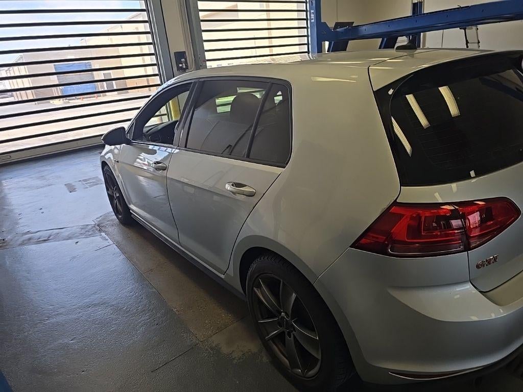 2017 Volkswagen Golf GTI Sport