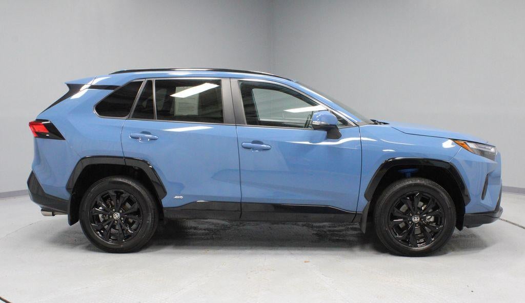 2023 Toyota RAV4 SE