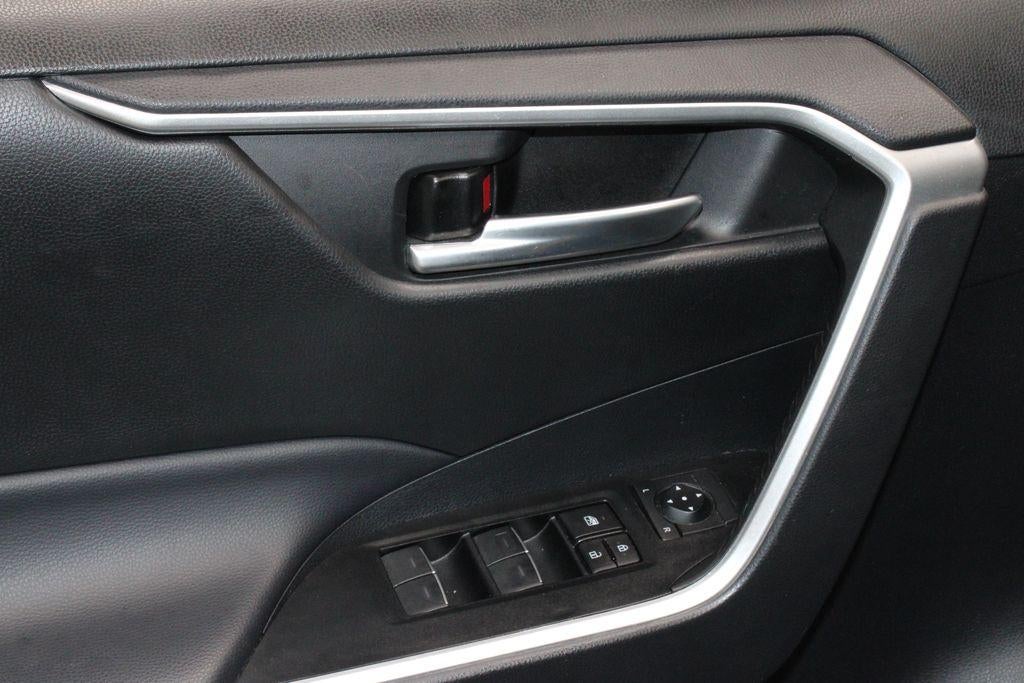 2023 Toyota RAV4 SE