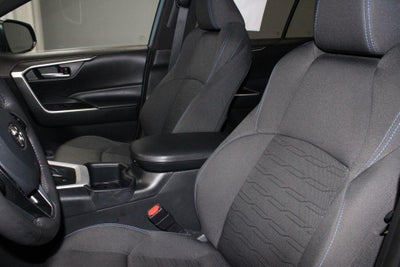 2023 Toyota RAV4 SE