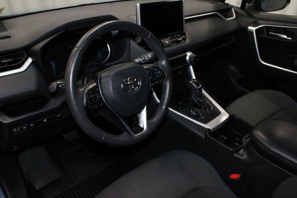 2023 Toyota RAV4 SE