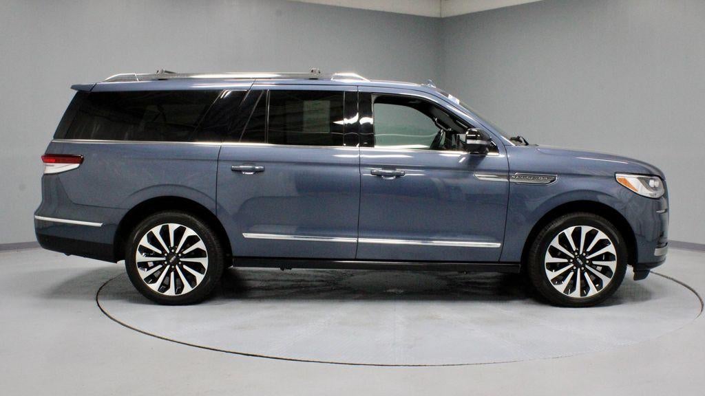2023 Lincoln Navigator L Reserve