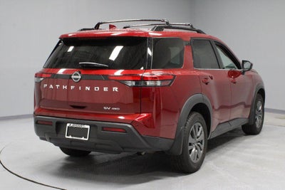 2024 Nissan Pathfinder SV