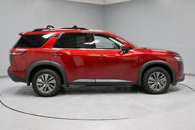 2024 Nissan Pathfinder SV