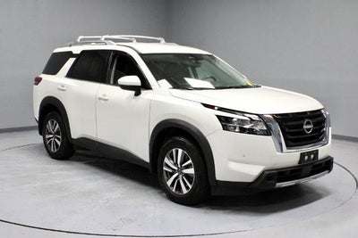 2024 Nissan Pathfinder SL
