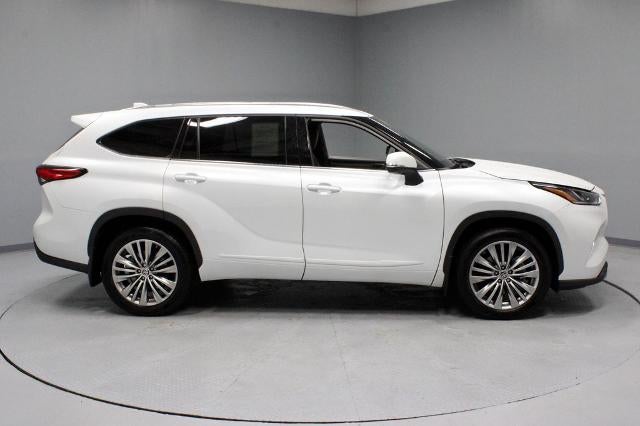 2022 Toyota Highlander Platinum