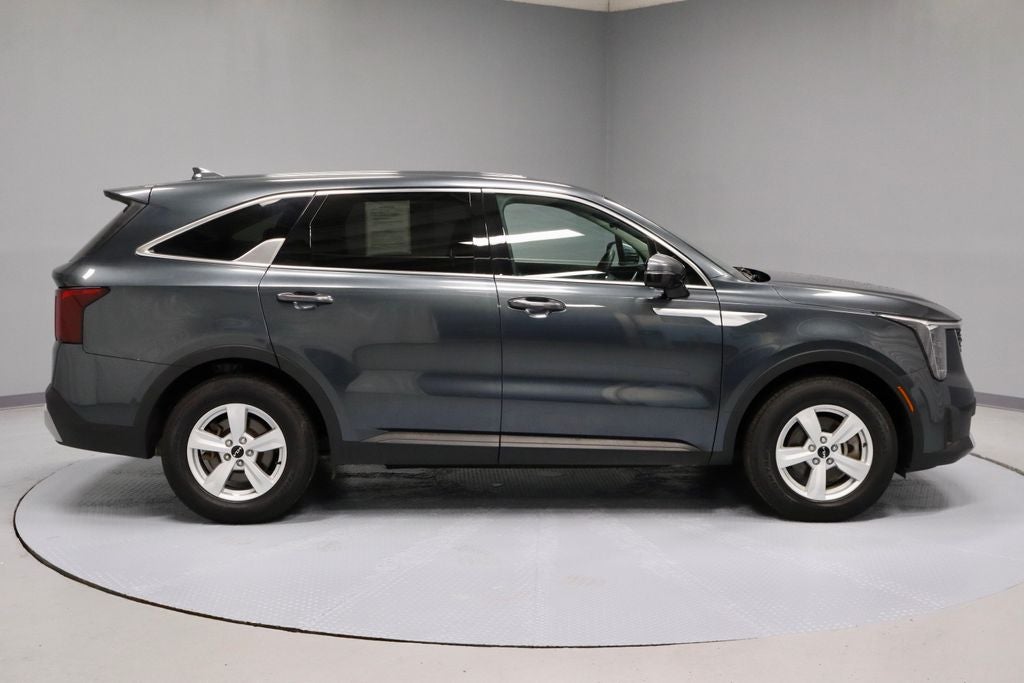 2025 Kia Sorento LX