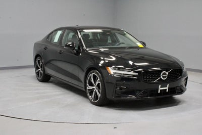 2024 Volvo S60 B5 Plus Dark Theme