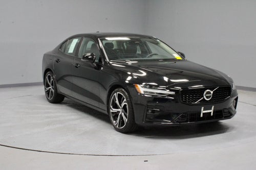 2024 Volvo S60 B5 Plus Dark Theme