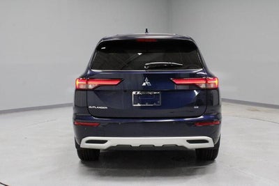 2022 Mitsubishi Outlander SE