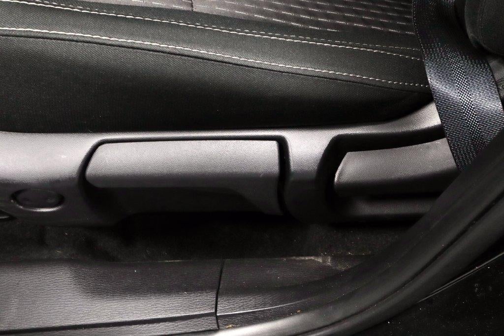 2025 Mitsubishi Outlander ES