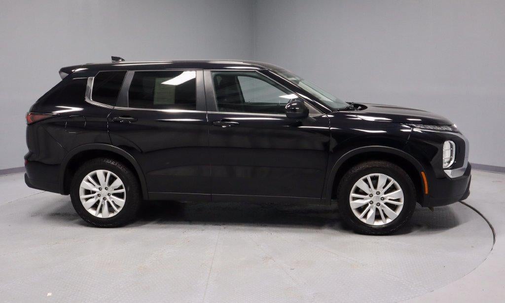 2025 Mitsubishi Outlander ES