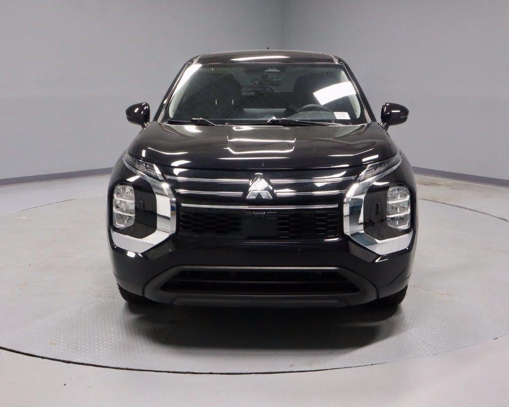 2025 Mitsubishi Outlander ES