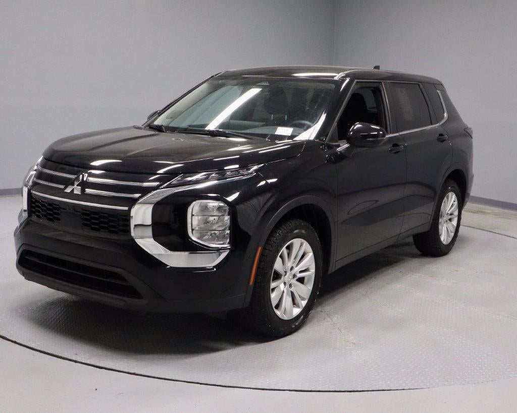 2025 Mitsubishi Outlander ES