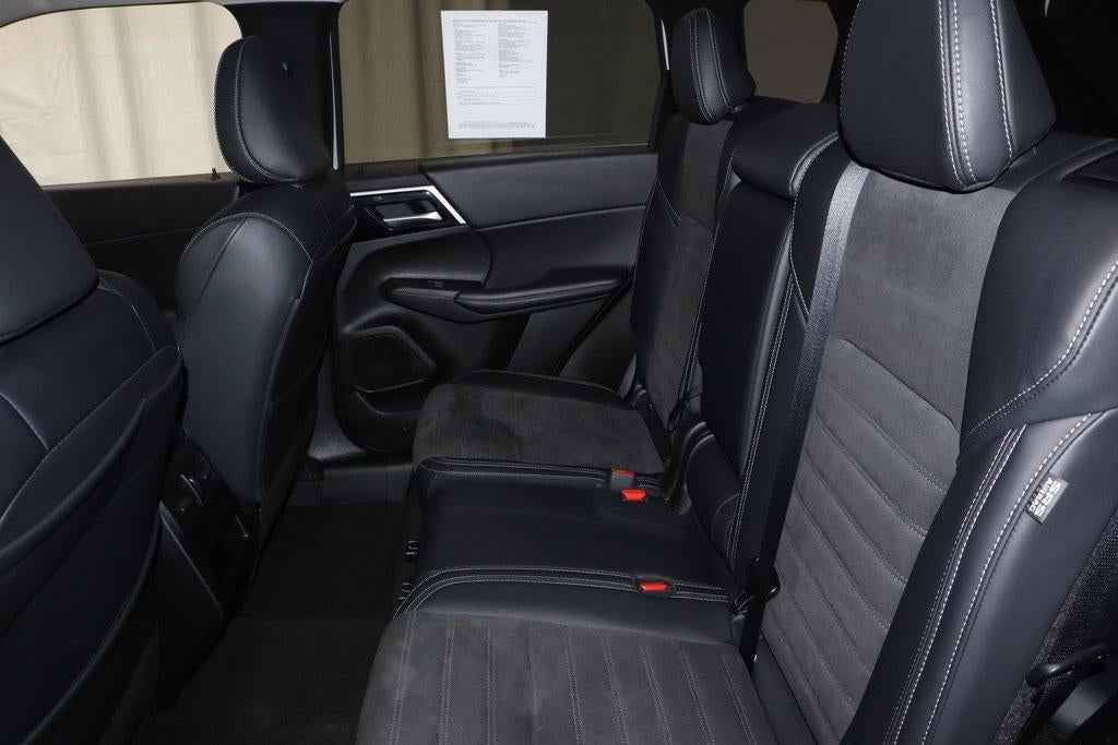 2023 Mitsubishi Outlander SE