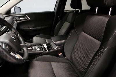 2024 Mitsubishi Outlander ES