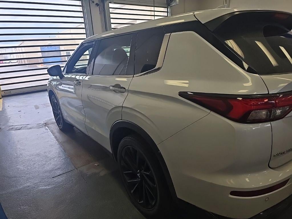 2023 Mitsubishi Outlander SE Black Edition