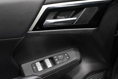 2023 Mitsubishi Outlander PHEV SE