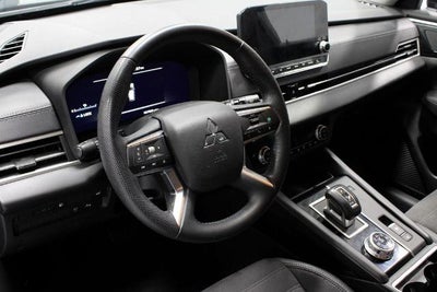 2023 Mitsubishi Outlander PHEV SE