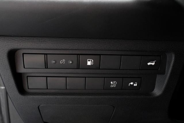 2023 Mitsubishi Outlander PHEV SE