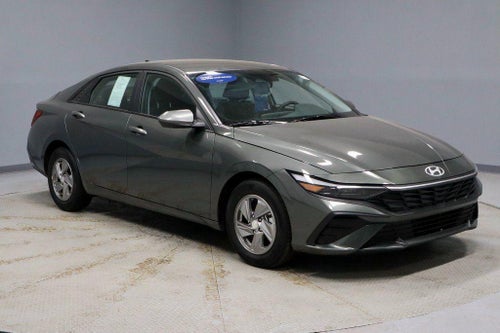 2025 Hyundai ELANTRA SE