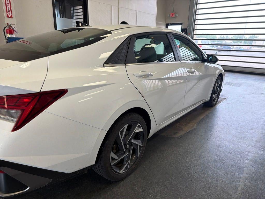 2025 Hyundai ELANTRA Hybrid Limited