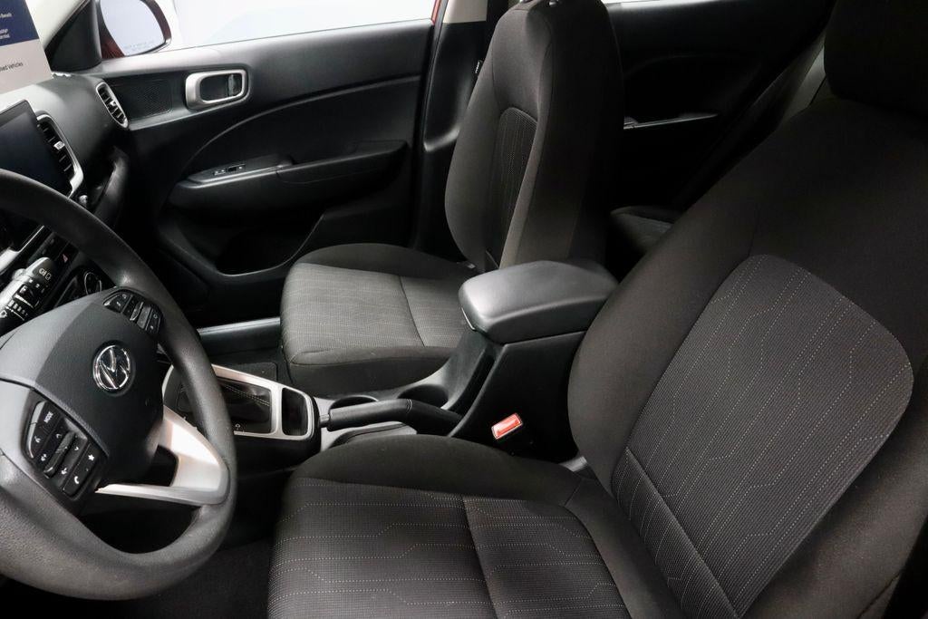 2025 Hyundai VENUE SE