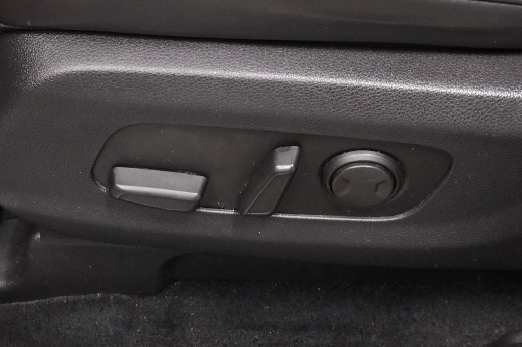 2023 Kia Carnival EX