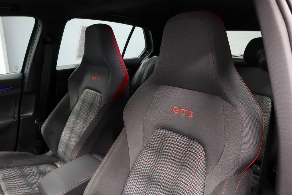 2024 Volkswagen Golf GTI SE