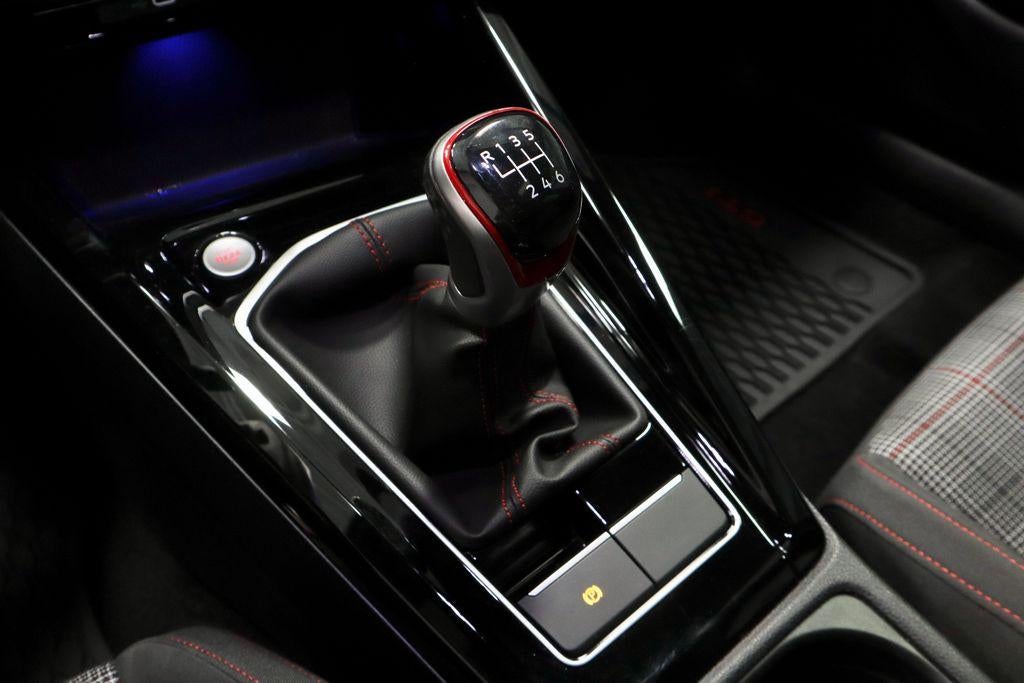 2024 Volkswagen Golf GTI SE
