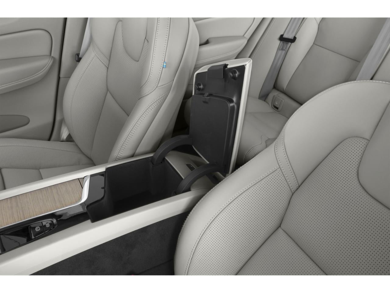 2024 Volvo XC60 Recharge Plug-In Hybrid T8 Plus Dark Theme