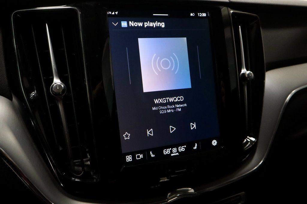 2024 Volvo XC60 Recharge Plug-In Hybrid T8 Plus Dark Theme